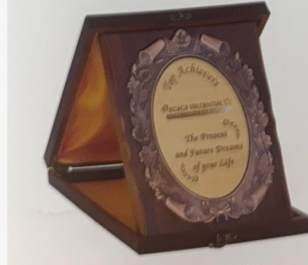  Gigi Hakimian Personalized Recognition Plaque